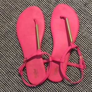 Ankle Strap Thong Sandals - Hot Pink